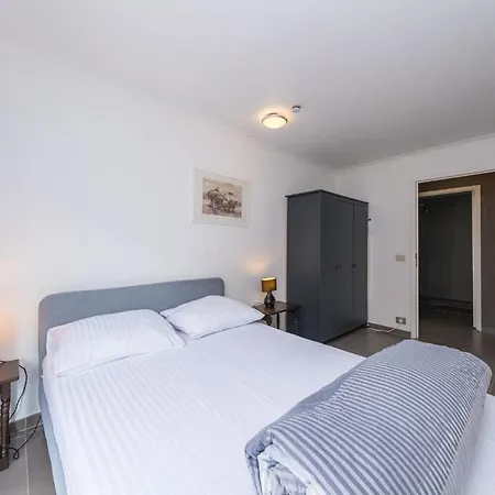 Duong Apartment Ostend