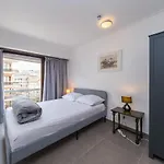 Duong * أوستيند